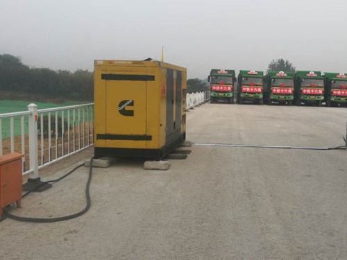 五河电力系统的稳定性和设备兼容性如何影响发电机组的频率规格？